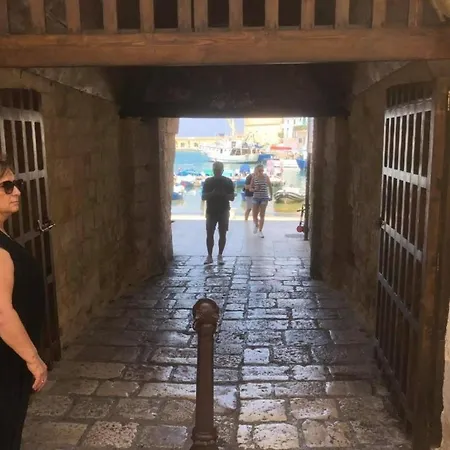 Ξενοδοχείο με διαμερίσματα Barbacana 3*